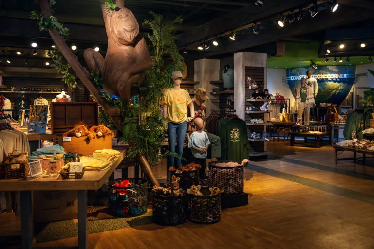 zoo gift store